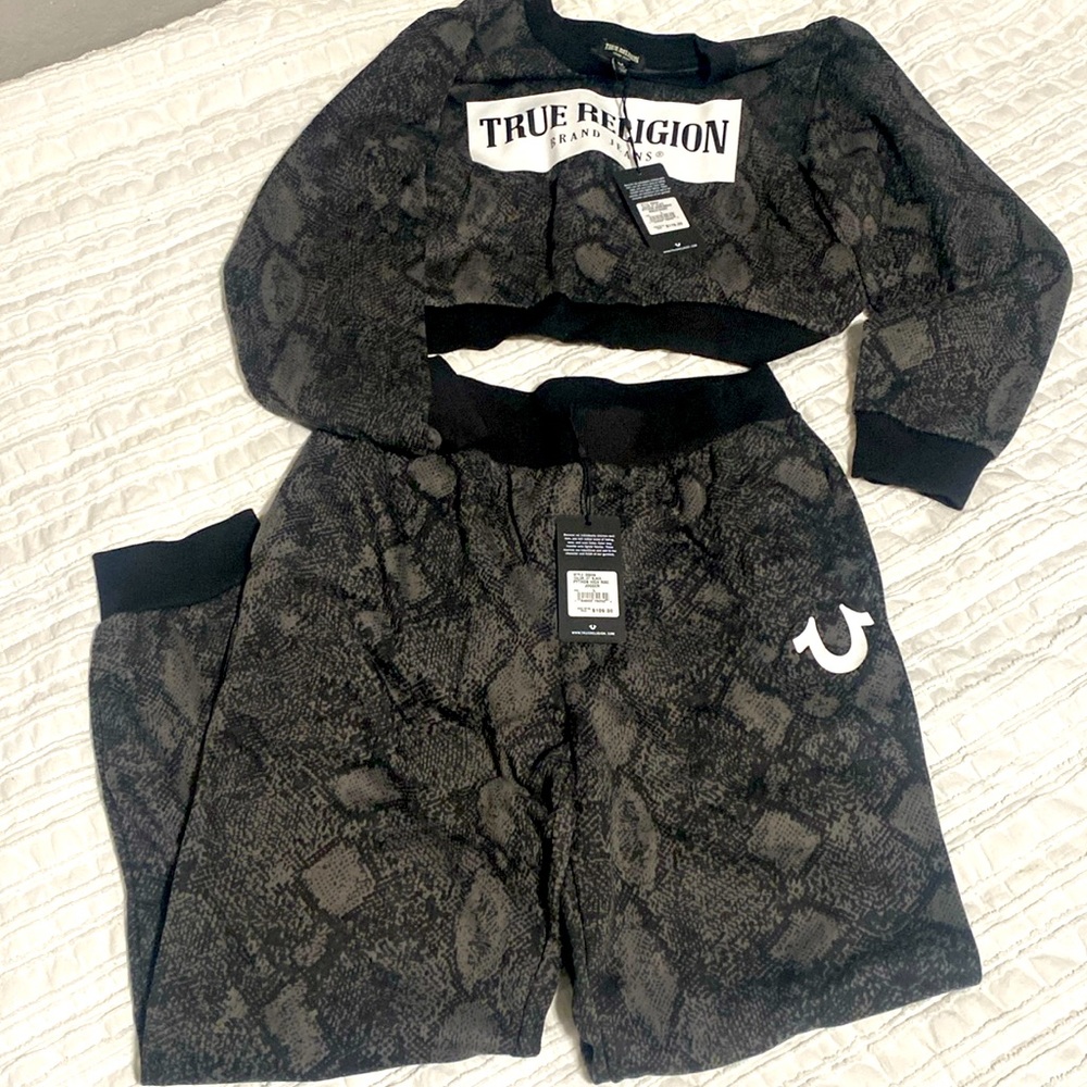 Brand New True Religion jogger and sweatshirt Set